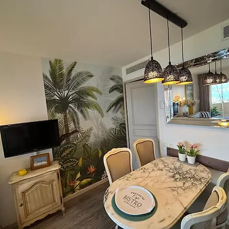 Apartamento Les Pieds Dans La Mer A Avec Piscines Cannes